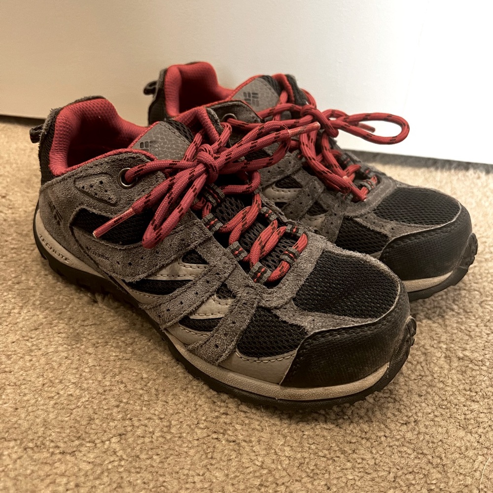Columbia kids hiking shoe. Waterproof